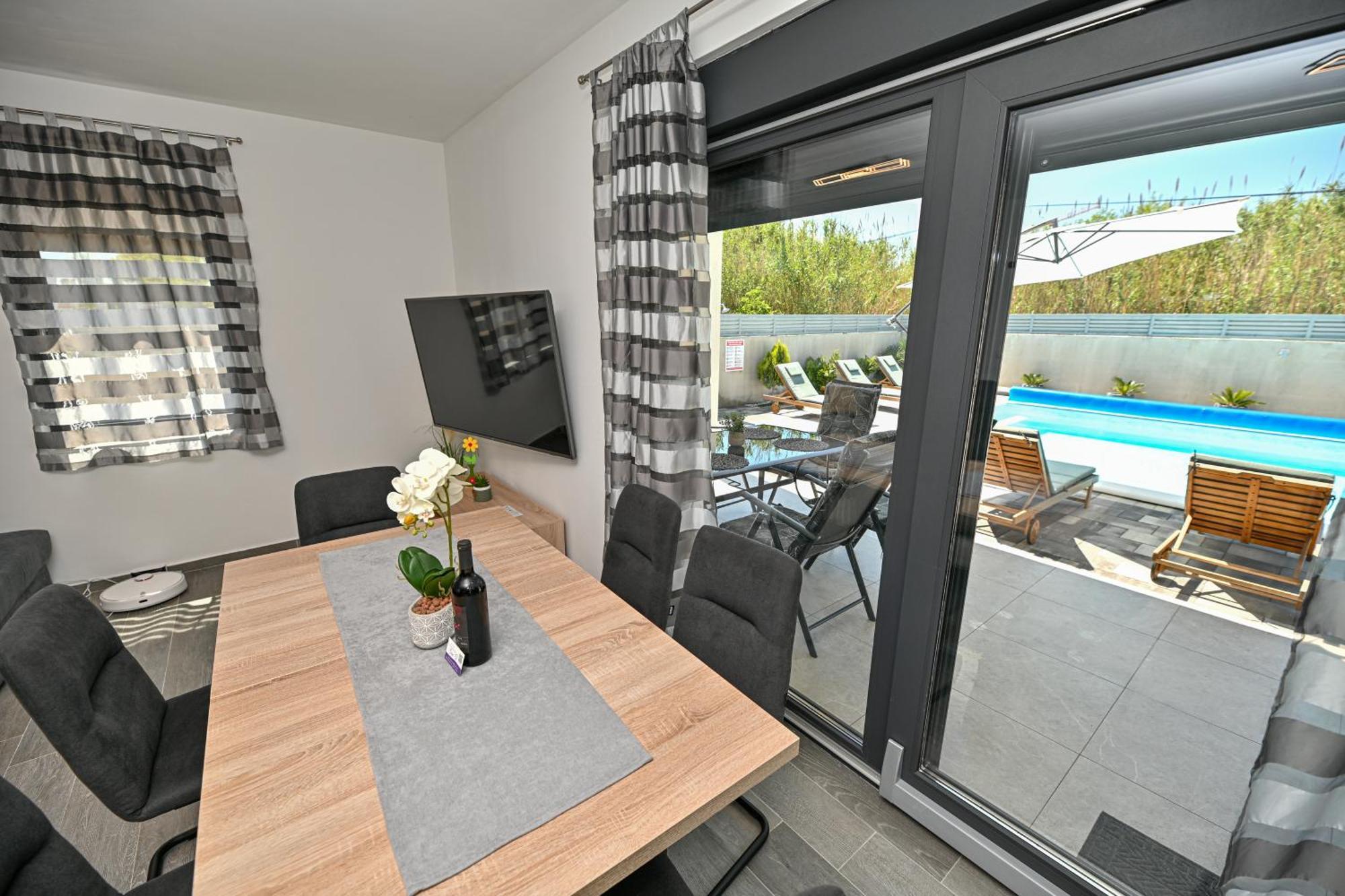 Holiday House Sara With Heated Pool Privlaka  Exterior foto