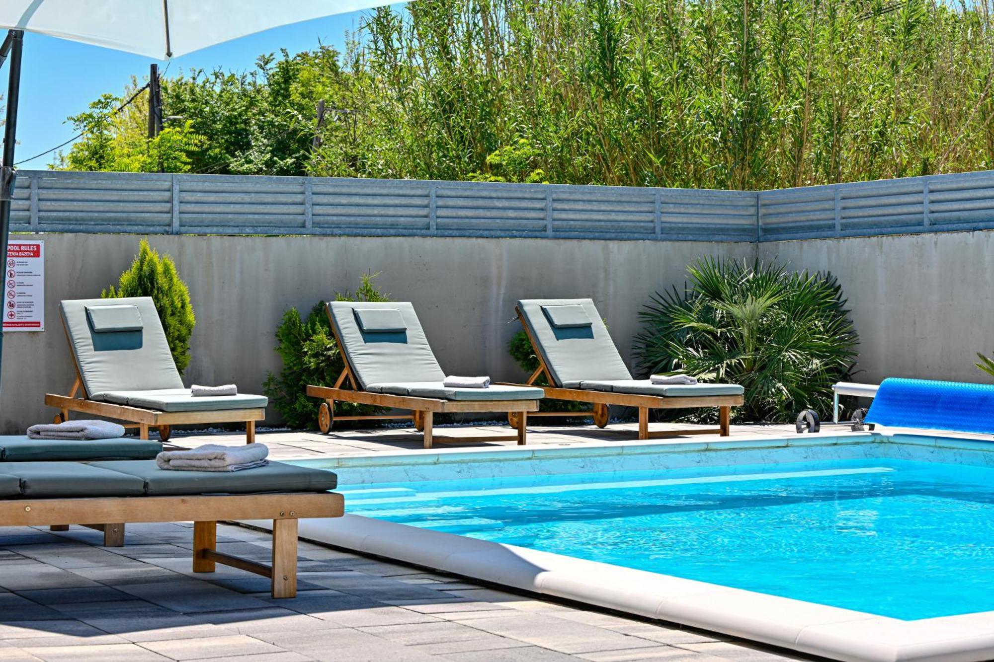 Holiday House Sara With Heated Pool Privlaka  Exterior foto